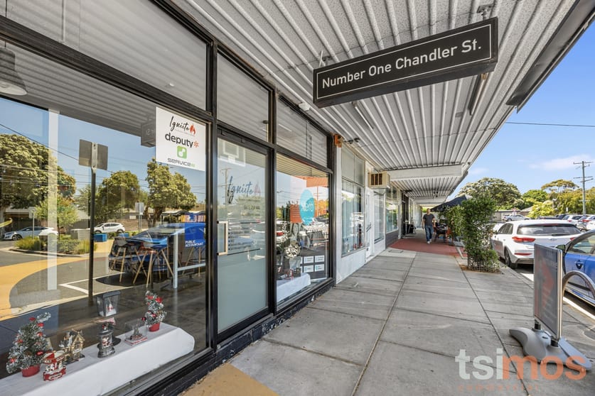 Click to view all images 1 Chandler Street Parkdale VIC 3195 - Image 2