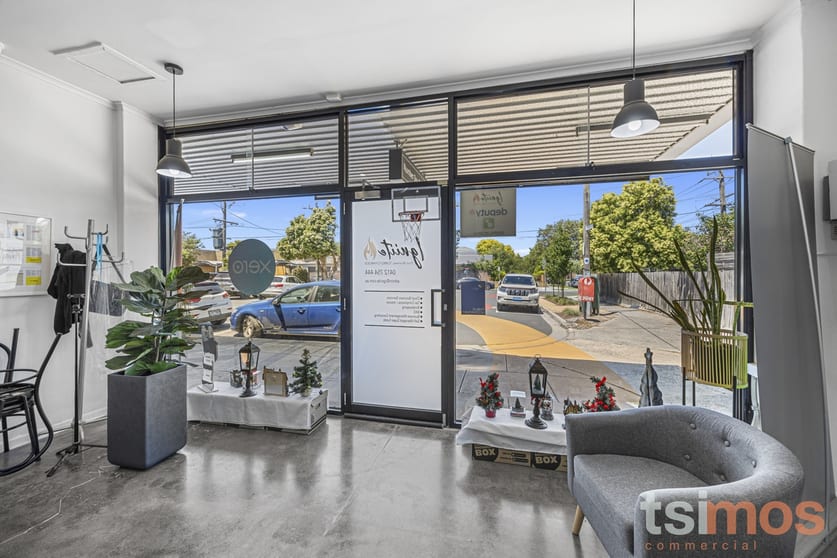 Click to view all images 1 Chandler Street Parkdale VIC 3195 - Image 3
