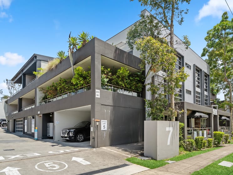Click to view all images 15/7 Sefton Road Thornleigh NSW 2120 - Image 1