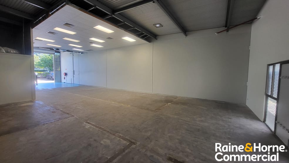 Click to view all images 4/8 Finsbury Street Newmarket QLD 4051 - Image 3