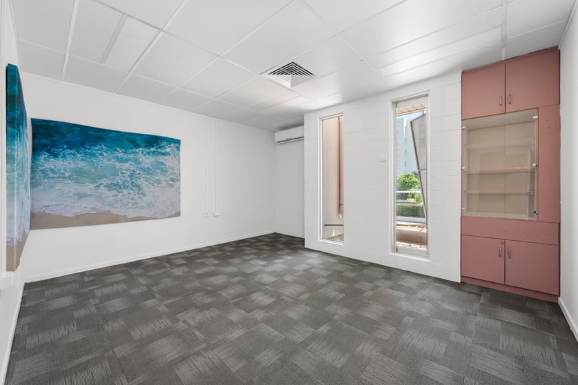 Click to view all images 31-45 Eyre Street North Ward QLD 4810 - Image 2