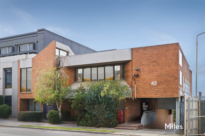 Click to view all images Level C/42 Upper Heidelberg Road Ivanhoe VIC 3079 - Image 1