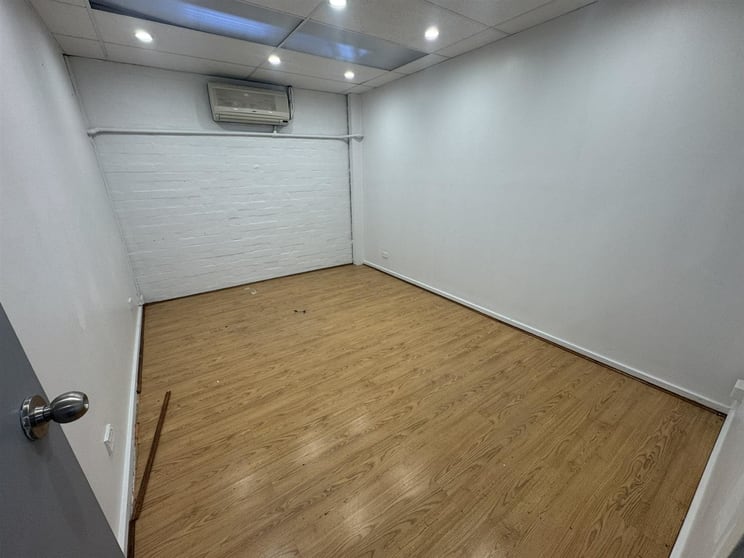 Click to view all images Unit 3/12-14 Norman Street Peakhurst NSW 2210 - Image 2
