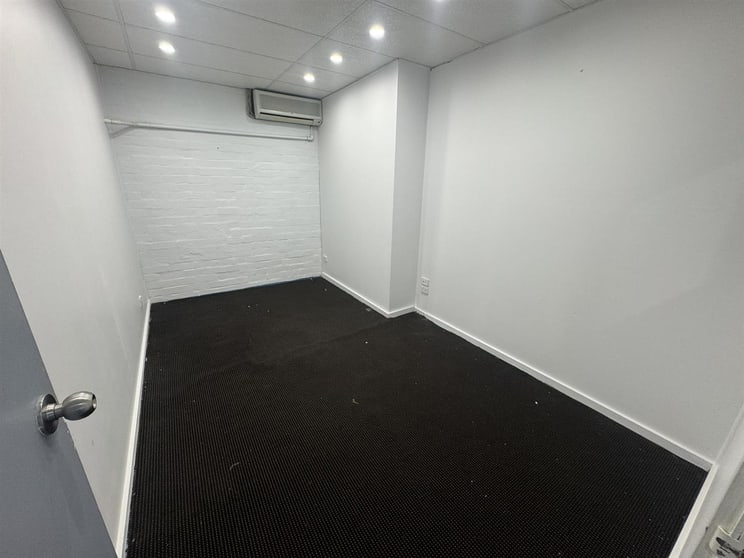 Click to view all images Unit 3/12-14 Norman Street Peakhurst NSW 2210 - Image 3