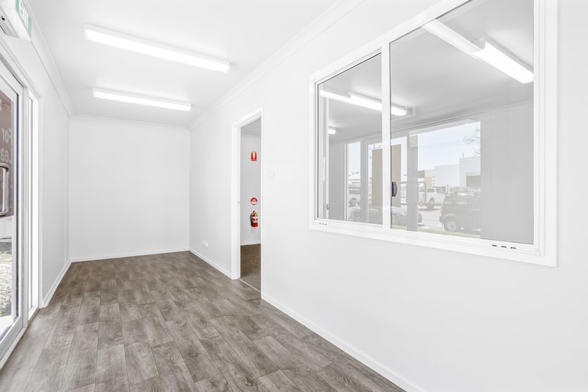 Click to view all images Unit 2B/45 Derby Street Rockhampton City QLD 4700 - Image 2