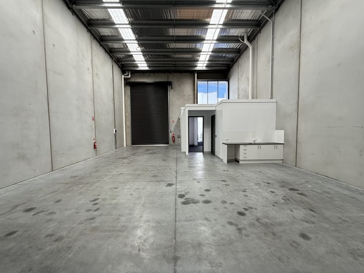 36 Stelvio Close Lynbrook VIC 3975 - Image 2