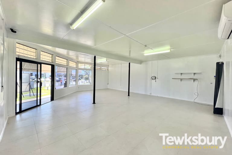 Click to view all images 1 Cairns Road Ebbw Vale QLD 4304 - Image 2