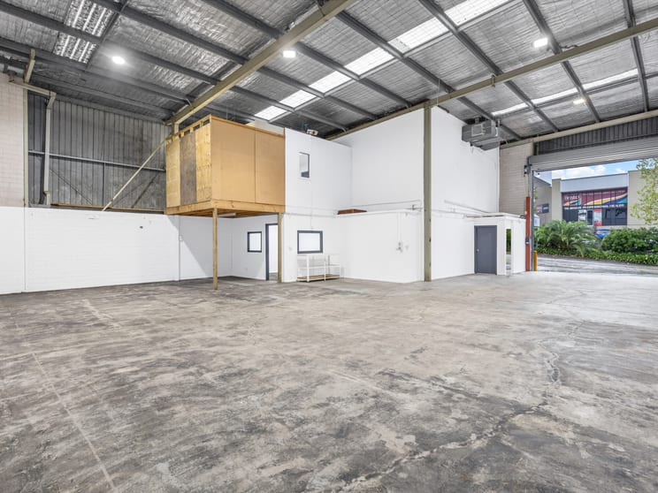 Click to view all images Unit 5/4 Gladstone Road Castle Hill NSW 2154 - Image 2