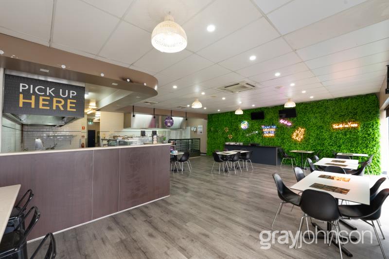 Click to view all images 514 Plenty Road Mill Park VIC 3082 - Image 2