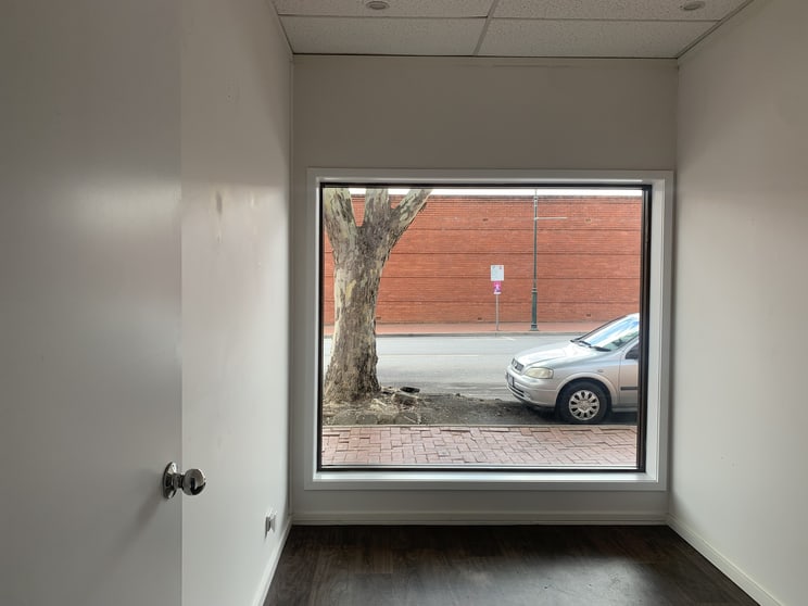 Click to view all images 73-75 Thompson Street Hamilton VIC 3300 - Image 3