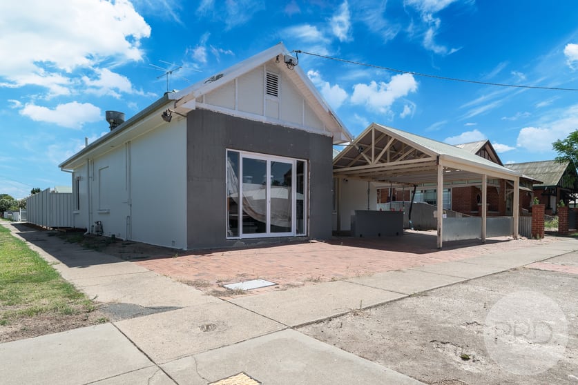Click to view all images 231 Kincaid Street Wagga Wagga NSW 2650 - Image 1