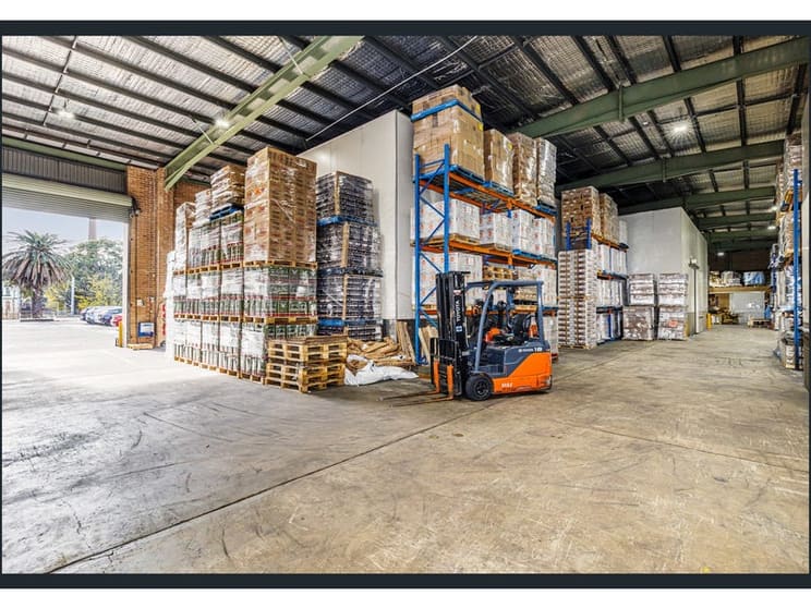 Click to view all images 4 Carrington Road Marrickville NSW 2204 - Image 3