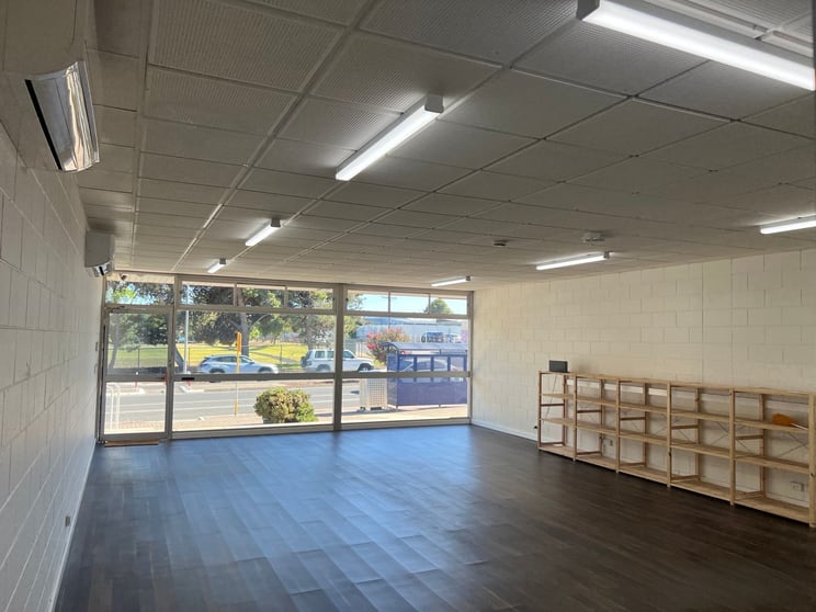Click to view all images 3/90-92 Beach Road Christies Beach SA 5165 - Image 3