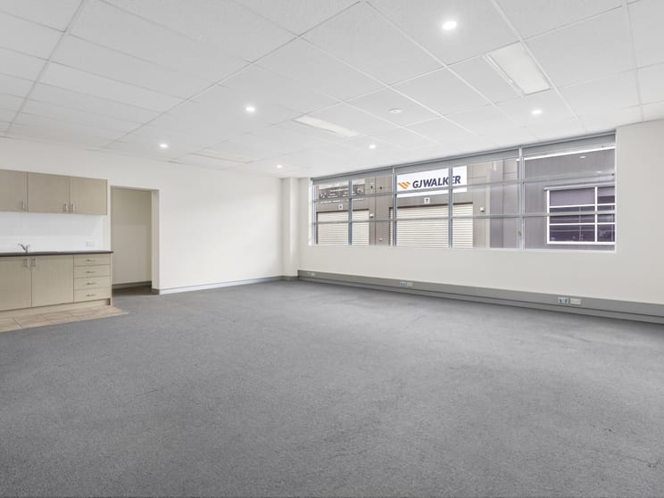 Click to view all images 23/2-4 Picrite Close Pemulwuy NSW 2145 - Image 3
