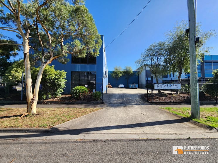 Click to view all images 8 Dilop Drive Epping VIC 3076 - Image 1