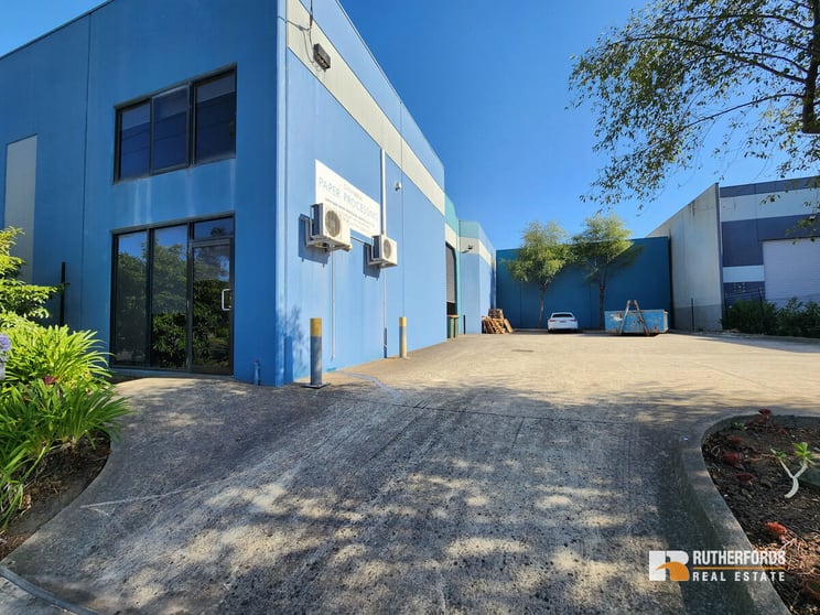 Click to view all images 8 Dilop Drive Epping VIC 3076 - Image 2