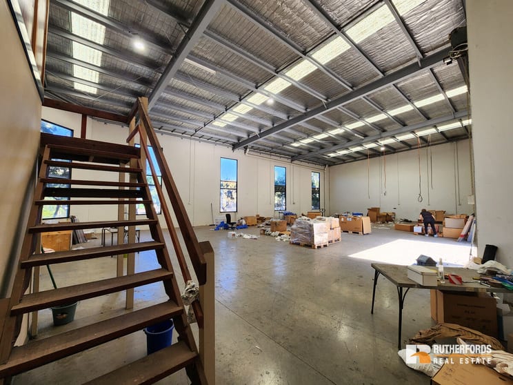 Click to view all images 8 Dilop Drive Epping VIC 3076 - Image 3
