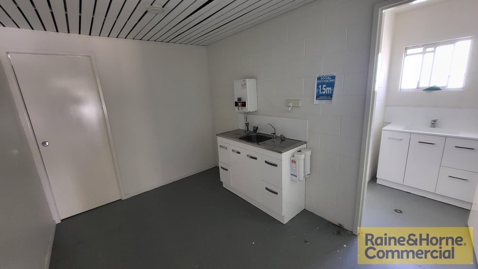 Click to view all images 2/8 Harvton Street Stafford QLD 4053 - Image 3