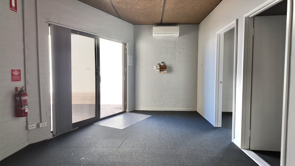 Click to view all images 3/62 Pinjarra Road Mandurah WA 6210 - Image 3