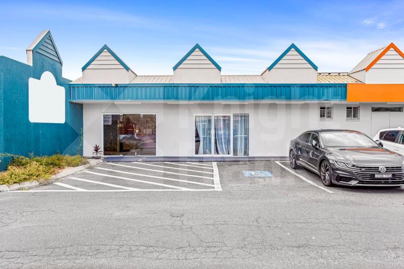 Click to view all images Shop 4/118-120 George Street Rockhampton City QLD 4700 - Image 3