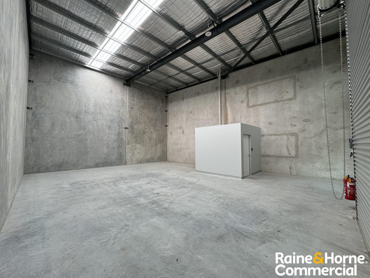 Click to view all images 2/7 Redcliffe Gardens Drive Clontarf QLD 4019 - Image 3
