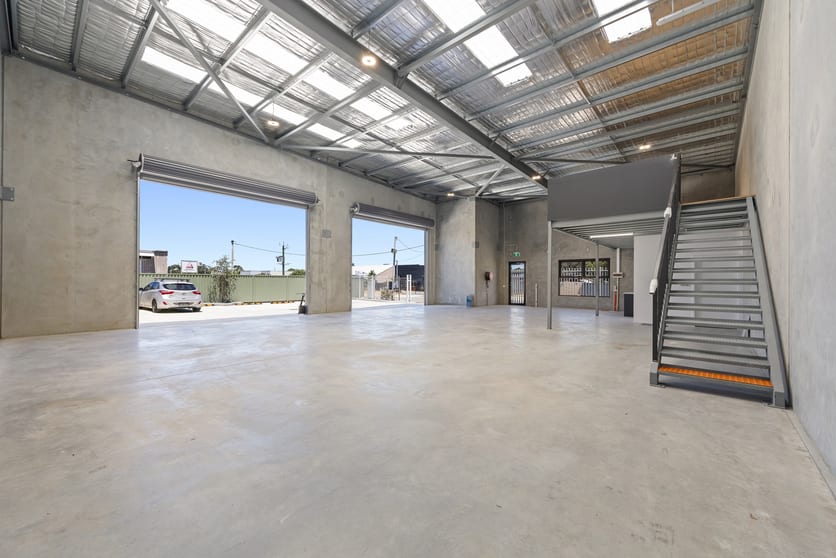 Click to view all images 2/14 Bassendean Road Bayswater WA 6053 - Image 3