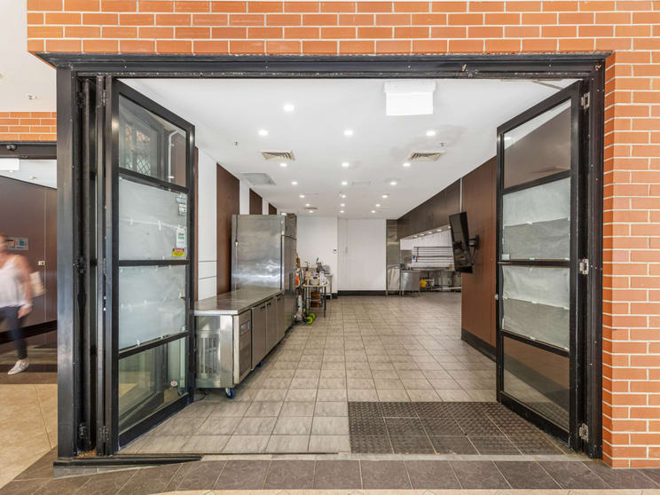 Click to view all images Shop 8/25-29 Berry Street North Sydney NSW 2060 - Image 2