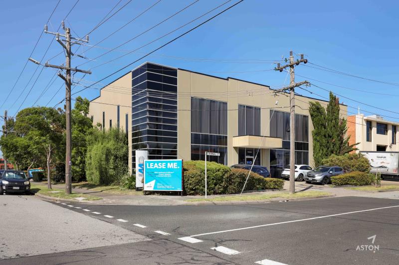 Click to view all images 8 Kinwal Court Moorabbin VIC 3189 - Image 2