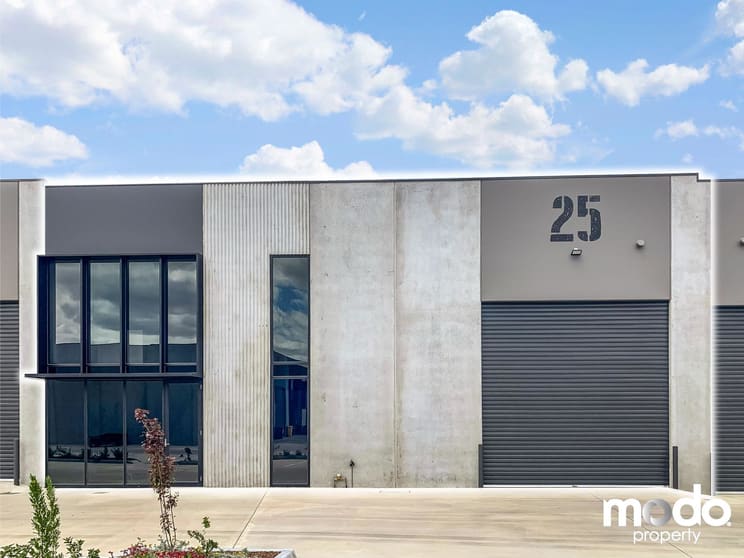 Click to view all images 25/74 Willandra Drive Epping VIC 3076 - Image 3