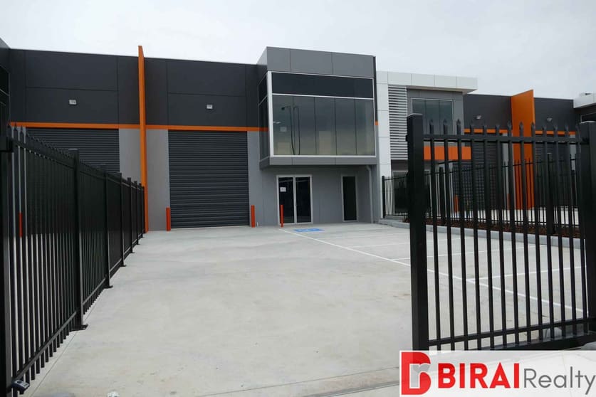 Click to view all images 2/7 Geehi Way Ravenhall VIC 3023 - Image 1