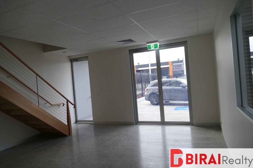 Click to view all images 2/7 Geehi Way Ravenhall VIC 3023 - Image 2