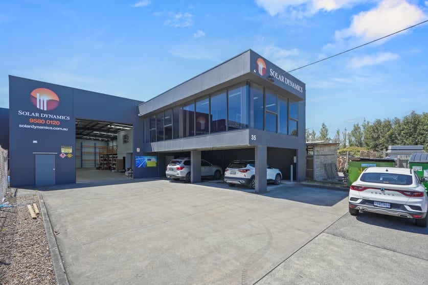 Click to view all images 35 Governor Road Mordialloc VIC 3195 - Image 3