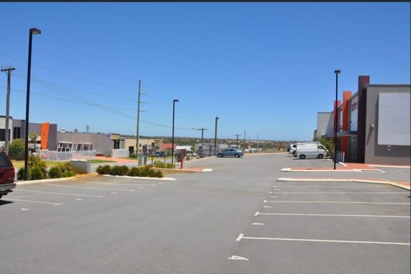 Click to view all images 4/51 Lancaster Road Wangara WA 6065 - Image 3