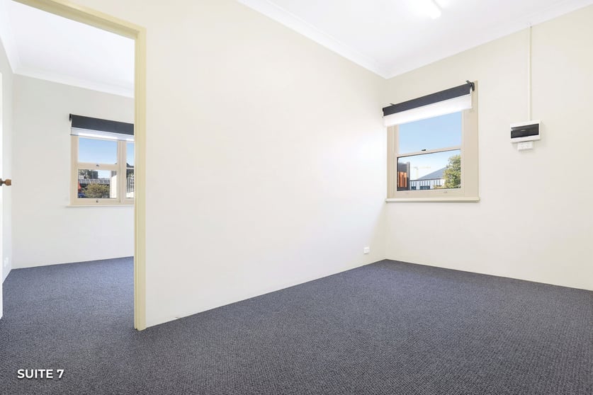 Click to view all images 52 Burelli Street Wollongong NSW 2500 - Image 3