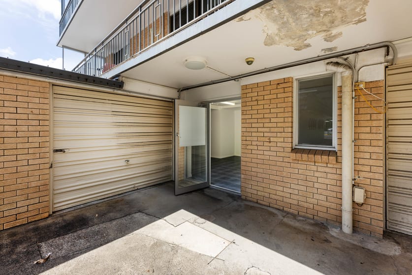 Click to view all images 2a/1740 Gold Coast Highway Burleigh Heads QLD 4220 - Image 3