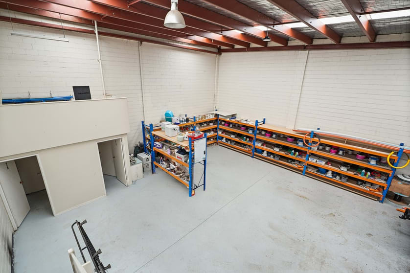 Click to view all images 4/16 Tarnard Drive Braeside VIC 3195 - Image 3