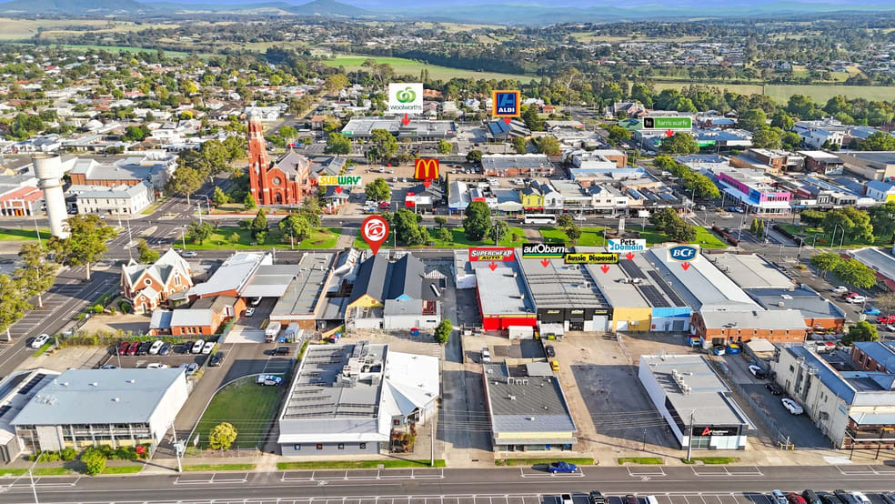 Click to view all images 227 Main Street Bairnsdale VIC 3875 - Image 2