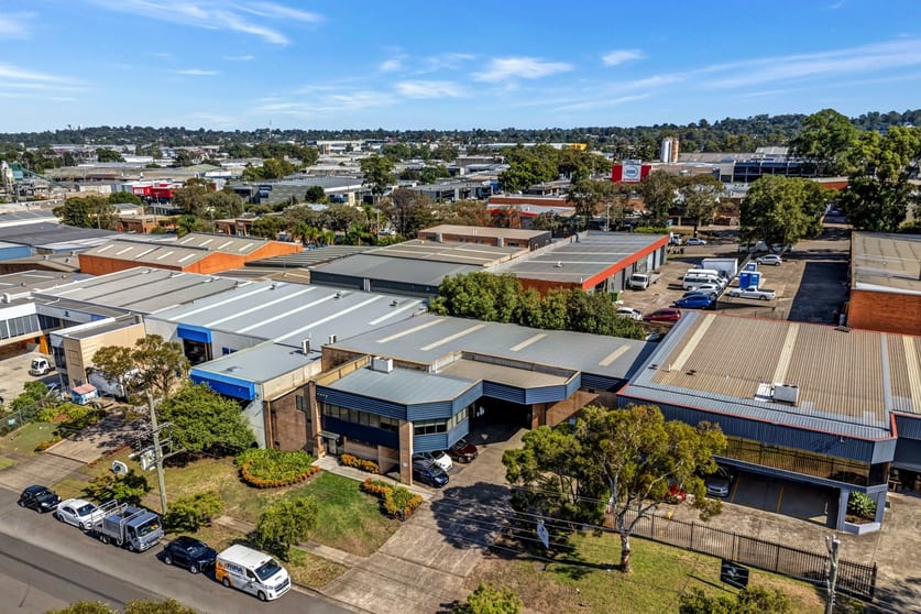 Click to view all images 11 Prince William Drive Seven Hills NSW 2147 - Image 2