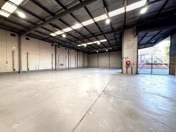 Click to view all images 11 Prince William Drive Seven Hills NSW 2147 - Image 3