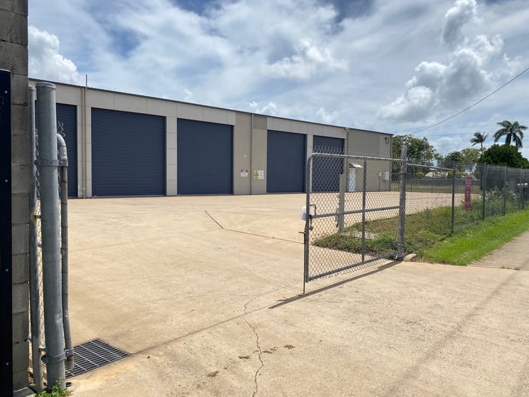 Click to view all images 56 Thabeban Street Avenell Heights QLD 4670 - Image 1