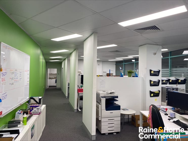 Click to view all images 9/1-5 Queens Road Everton Hills QLD 4053 - Image 2