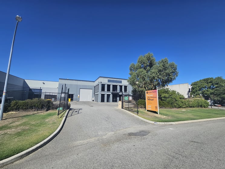 Click to view all images 17 Millrose Drive Malaga WA 6090 - Image 3