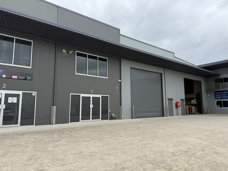 Click to view all images 3/22-24 French Avenue Brendale QLD 4500 - Image 1