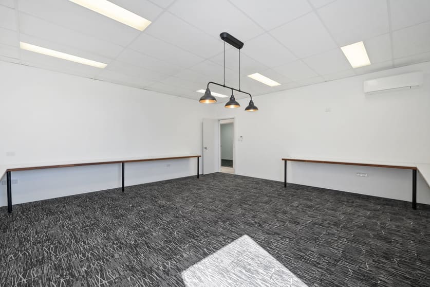 Click to view all images 2/86 Winton Road Joondalup WA 6027 - Image 3