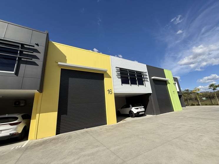 Click to view all images 16/10 Louis Court Coomera QLD 4209 - Image 1