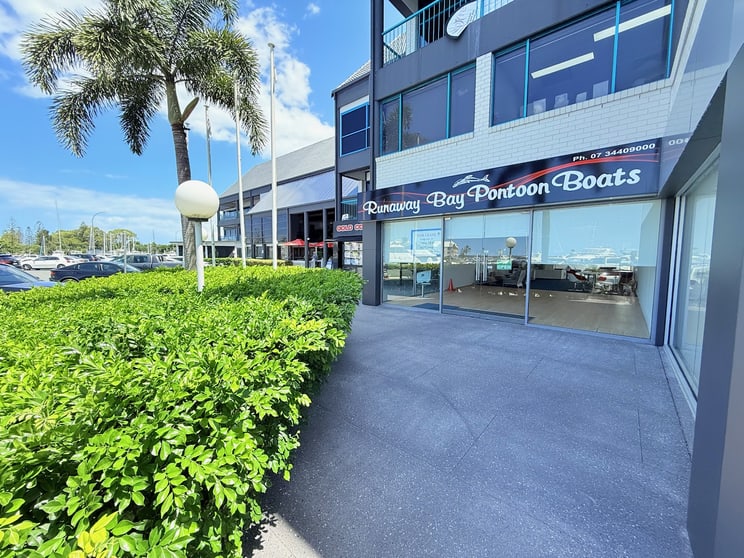 Click to view all images Unit 3/247 Bayview Street Runaway Bay QLD 4216 - Image 1