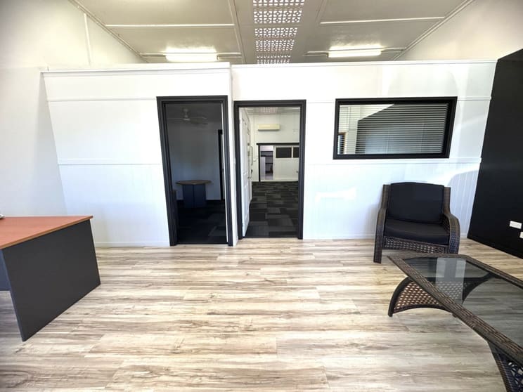 Click to view all images 75 Drayton Street Nanango QLD 4615 - Image 2