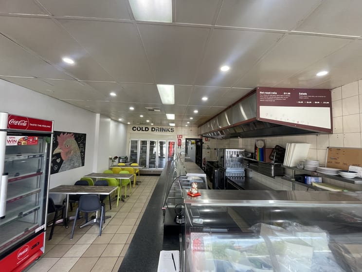 Click to view all images 935 Centre Road Bentleigh East VIC 3165 - Image 2