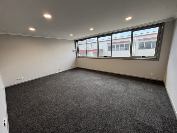 Click to view all images 26/29 Sunblest Crescent Mount Druitt NSW 2770 - Image 3