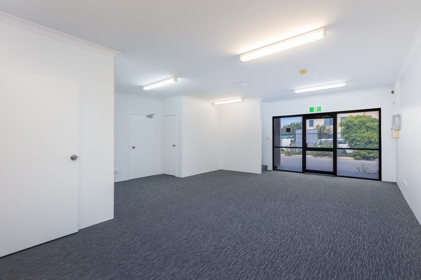 Click to view all images 1/12 Brolo Court O'connor WA 6163 - Image 2